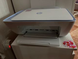 Impresora HP Blanca y Azul