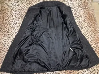 Cappotto grigio con collo ampio