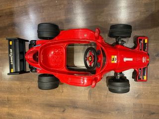 Macchinina Ferrari F1 per bambini a pedali
