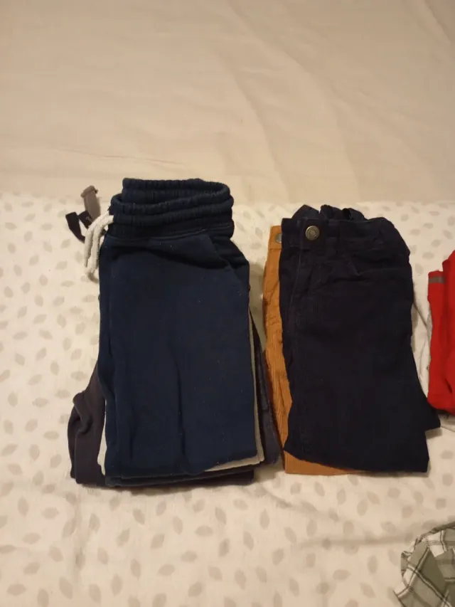 Pantalones niño 3-4 años VENDO POR SEPARADO TB