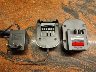 Cargador y Batería Black&Decker 12V.