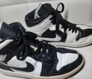 Scarpe Jordan Mid Bianche e Nere