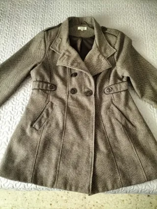 Abrigo de paño mujer beige y marrón. Celop woman