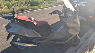 Motocicleta Aprilia Atlantic 250