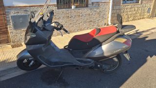 Motocicleta Aprilia Atlantic 250
