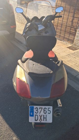 Motocicleta Aprilia Atlantic 250
