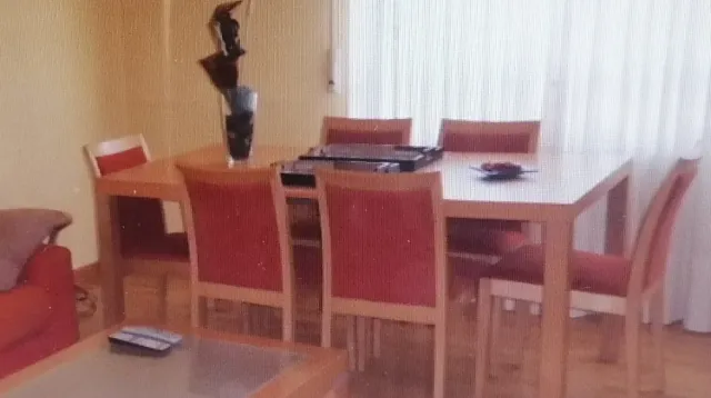 Rebajado a 400€Mesa y 6 Sillas Comedor