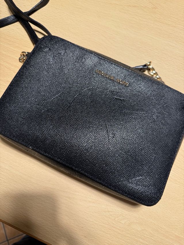 Borsetta Michael Kors nera con difetti