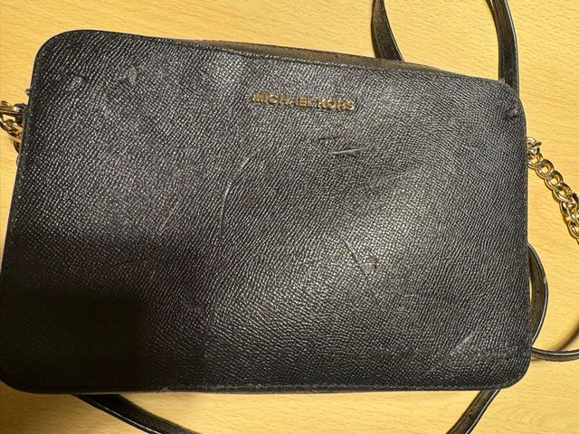 Borsetta Michael Kors nera con difetti