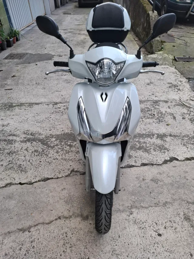 Honda SH125i Blanca