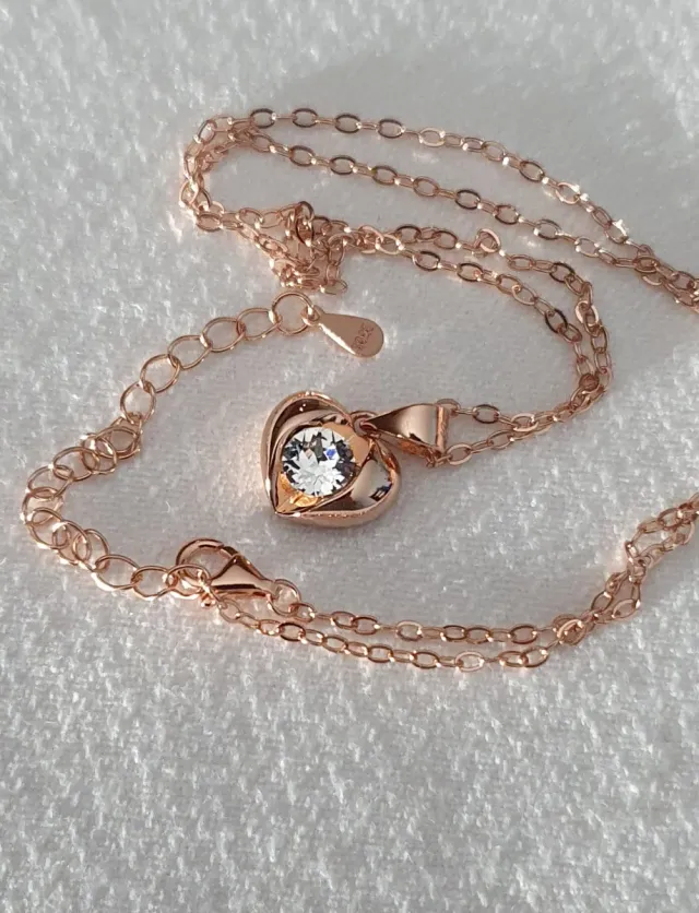 Colgante ORO ROSA Y SWAROVSKI.  REGALO NAVIDAD.