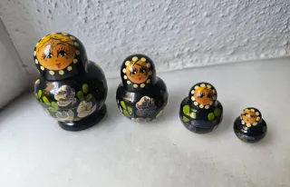 Set di matrioske dipinte a mano