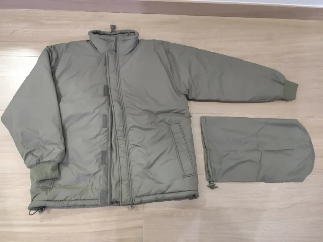 Chaqueta militar verde oliva