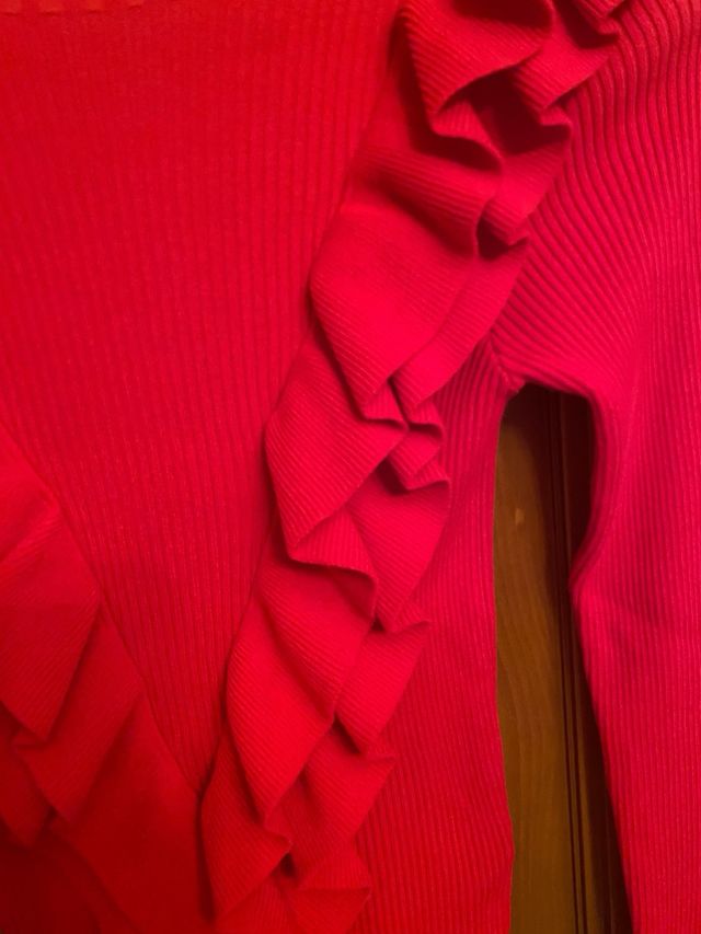 Jersey rojo con volantes