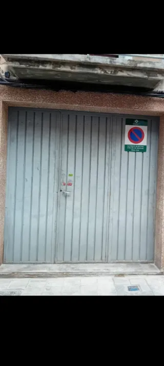 Puerta de garaje metálica