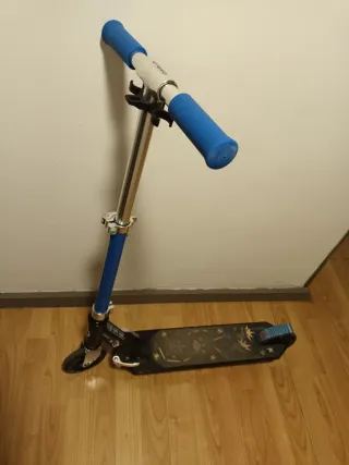 Patinete infantil Oxelo azul y blanco