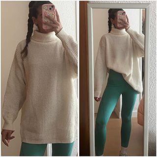 Jersey blanco cuello alto