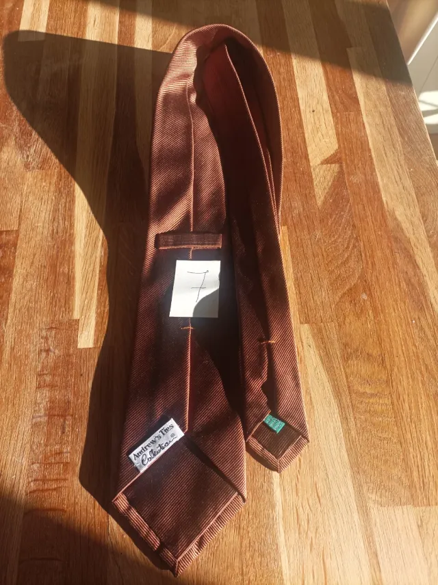 Corbata marrón seda