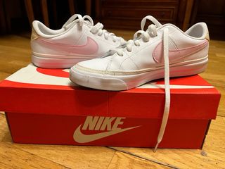 Zapatillas Nike Blancas y Rosas