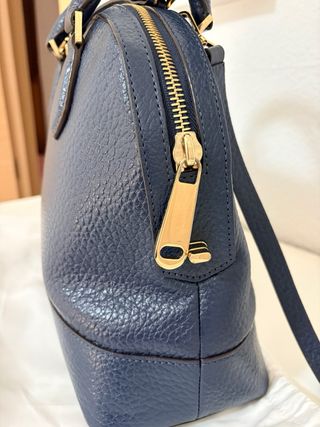 Bolso Michael Kors Azul Marino con Detalles Dorado