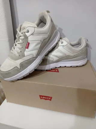 Zapatillas Levi's Blancas y Grises