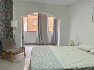 Piso en alquiler en Los Ángeles - Cruz de Caravaca en Almería