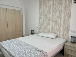 Piso en alquiler en Los Ángeles - Cruz de Caravaca en Almería