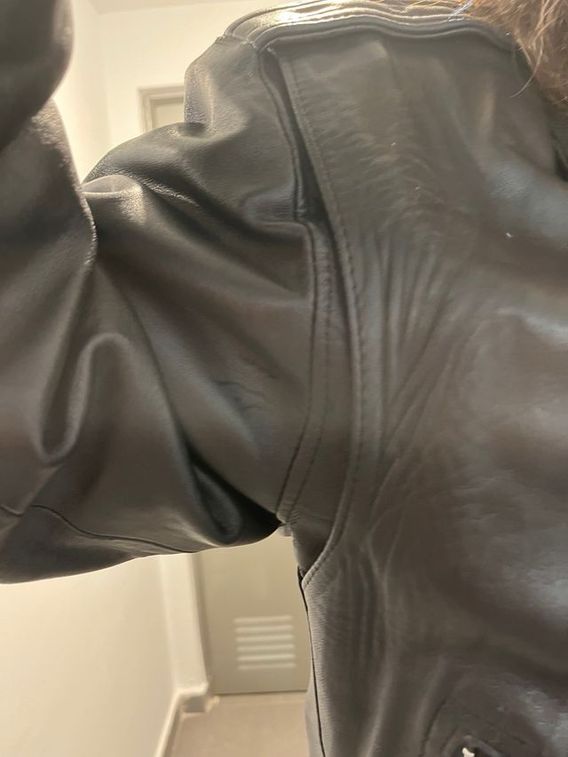 Chaqueta de cuero negra