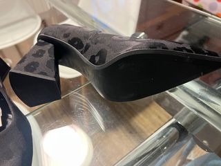 Zapatos de tacón Zara negros y grises talla 39