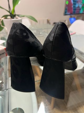Zapatos de tacón Zara negros y grises talla 39