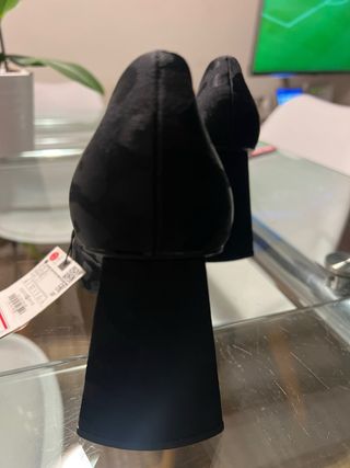Zapatos de tacón Zara negros y grises talla 39