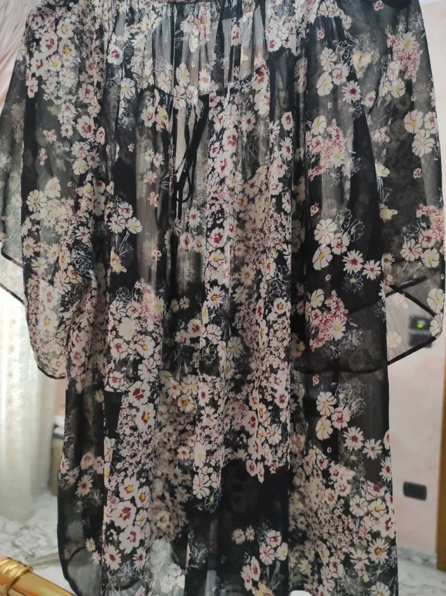 Blusa fantasia leggera floreale