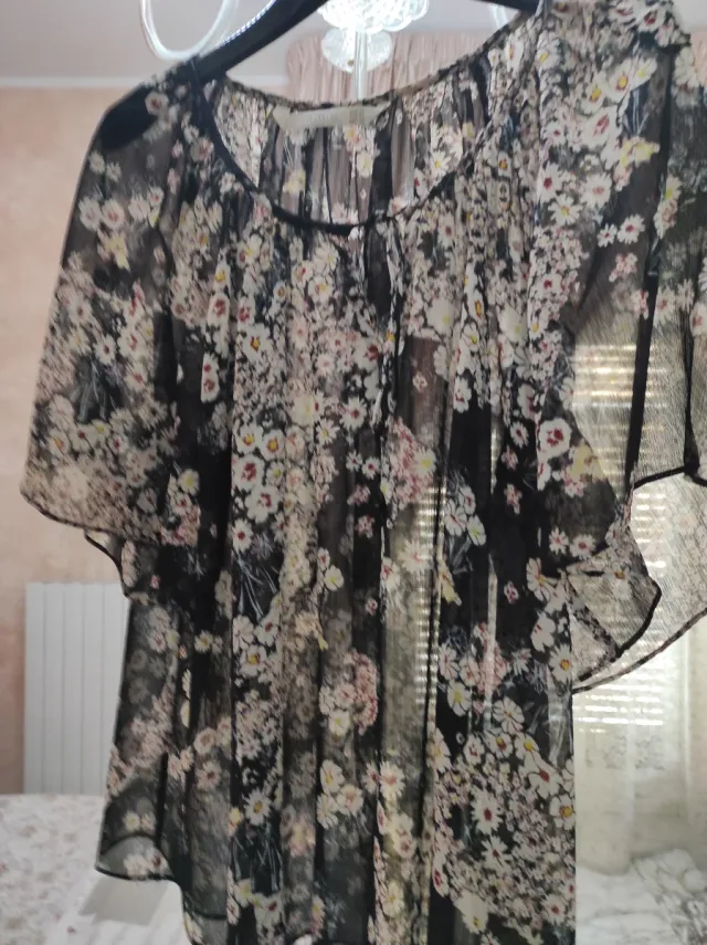 Blusa fantasia leggera floreale