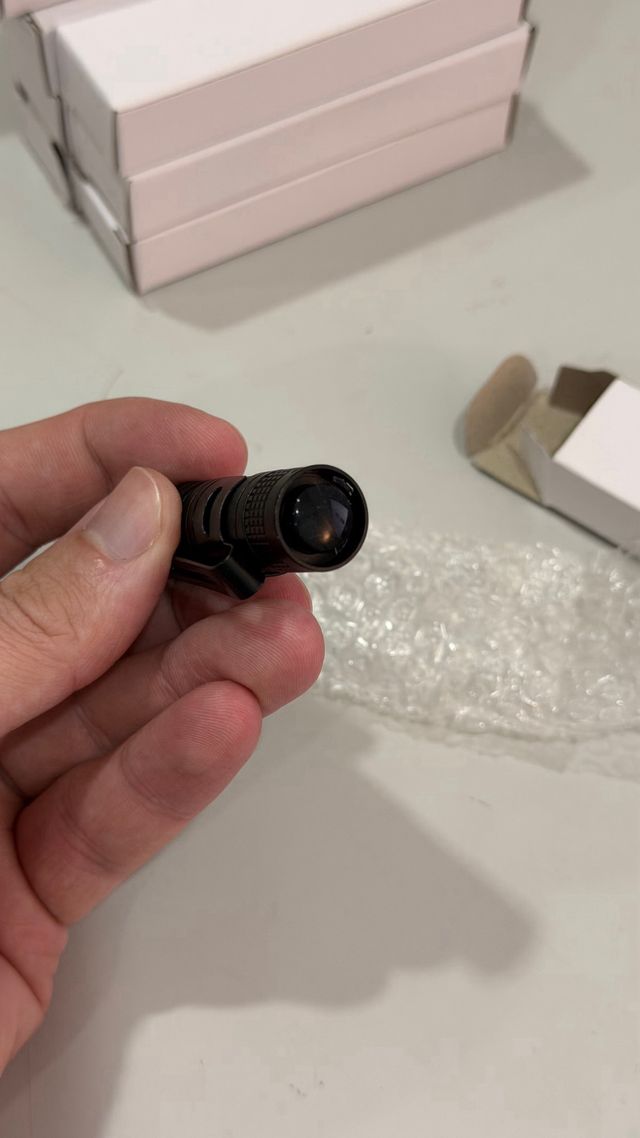 Mini Lanterna de Bolso