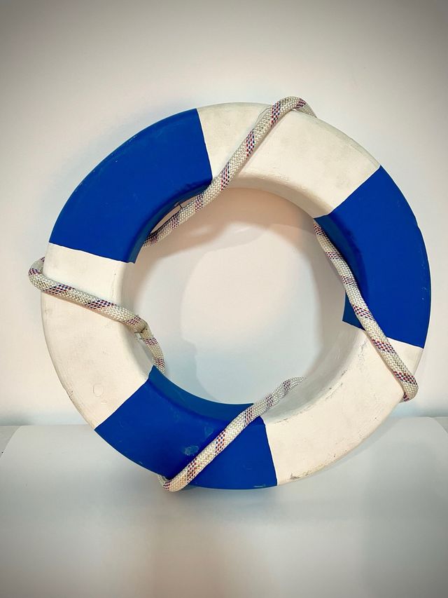 Salvavidas decorativo azul y blanco
