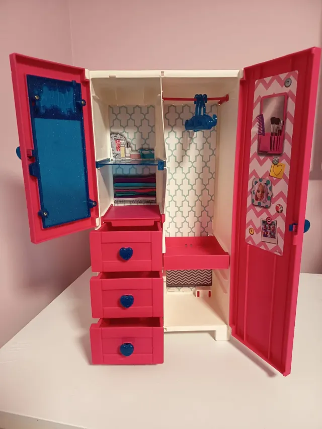 Armario de Nancy con accesorios