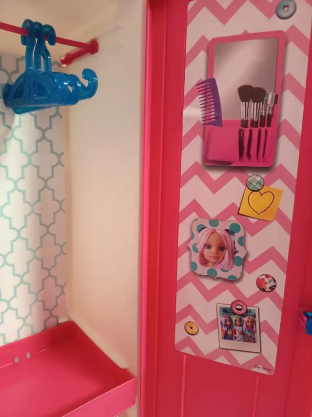 Armario de Nancy con accesorios