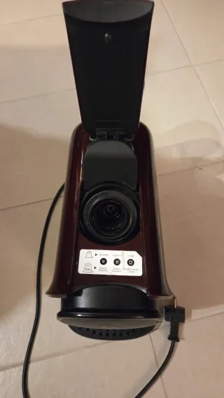 Cafetera Nespresso Cápsulas granate