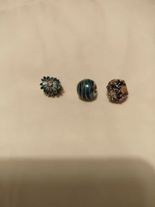 Lote 3 Abalorios Pndora 15€ cada uno.40€ los tres.