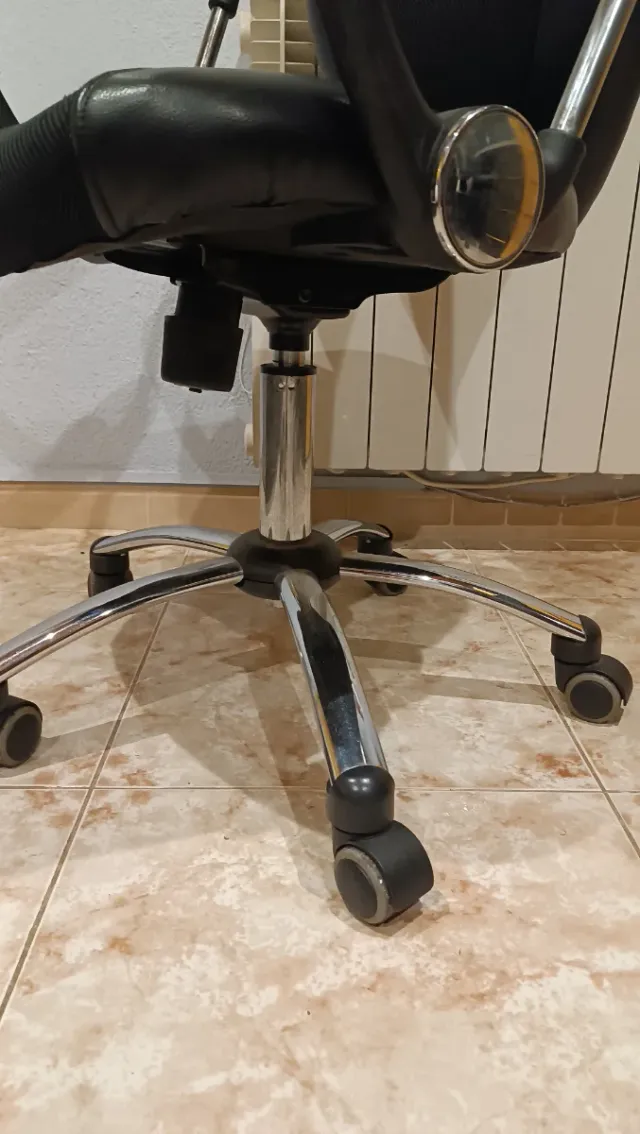 Silla de escritorio negra