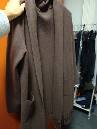 Cardigan marrone con frange
