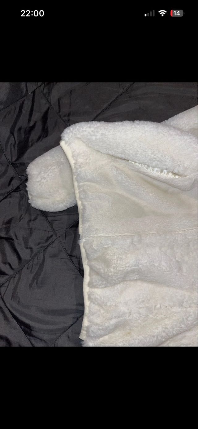 Pelliccia bianca con cappuccio bambina