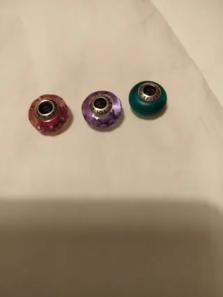 3 Abalorios Pandora Cristal.15€ cada uno. 40€ los3