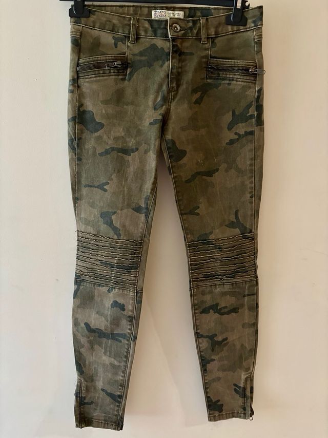 Pantalón camuflaje Zara verde militar