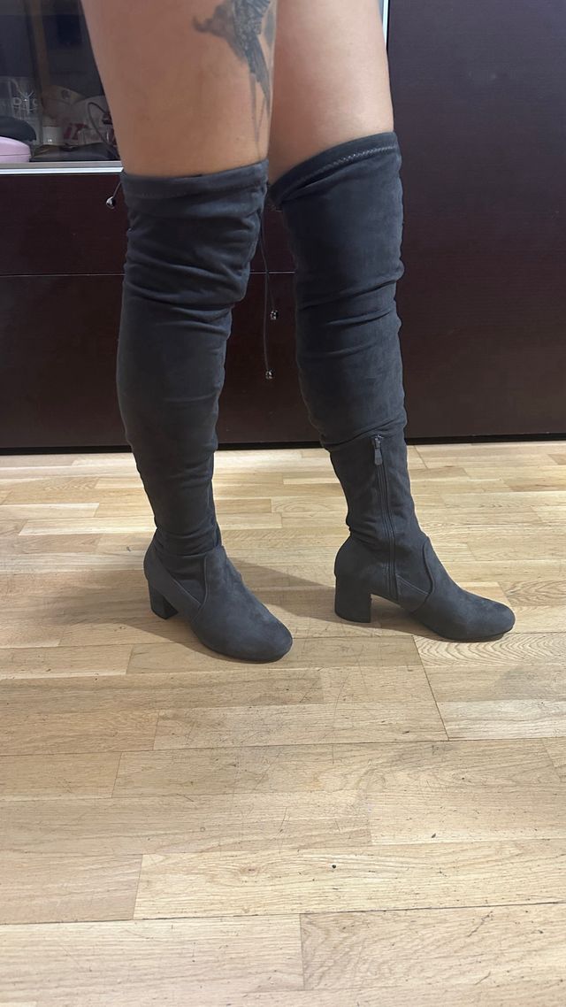 Botas altas grises talla 38