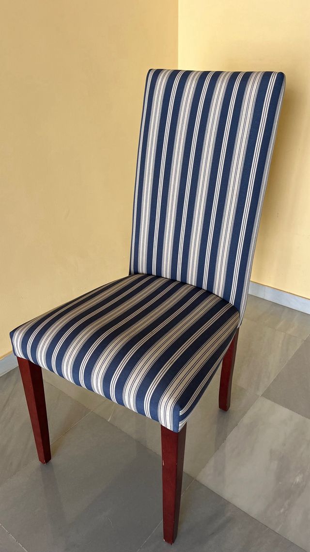 Par de sillas tapizadas rayas azul marino