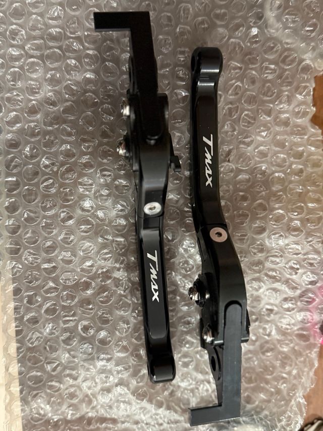 Manetas TMAX 560 Negras