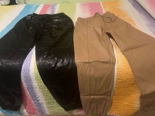 Pantalones de cuero negro y beige