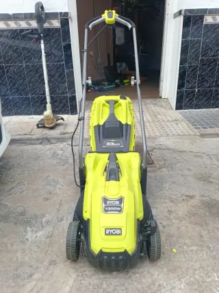 1 Tosaerba Ryobi, uno Bosch e 1 Tagliabordi