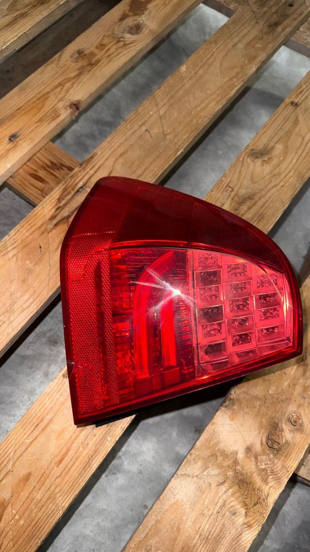 Piloto trasero izquierdo BMW E91 LCI (arruinado)